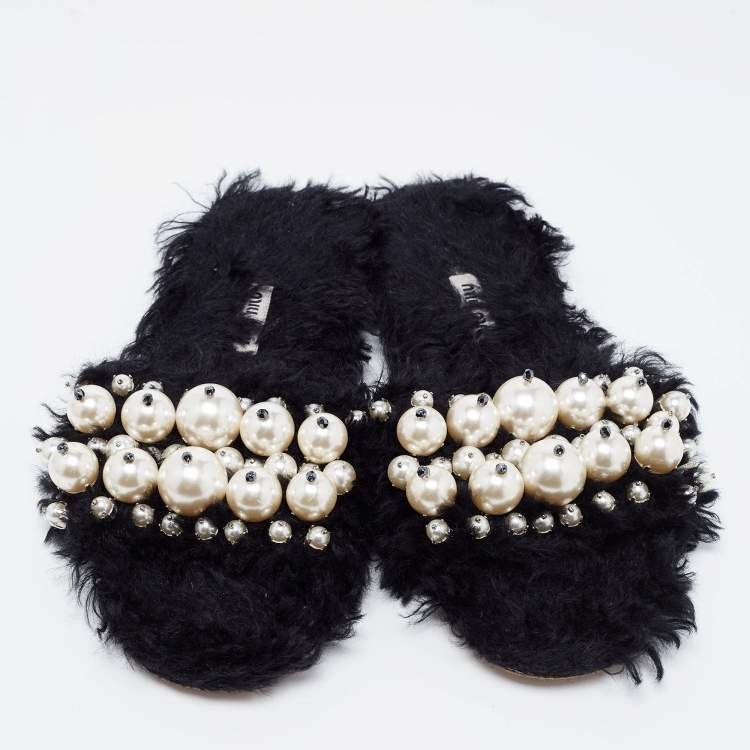 Pre Owned Miu Miu Black Faux Fur Pearl Embellished Slide Flats Size 38