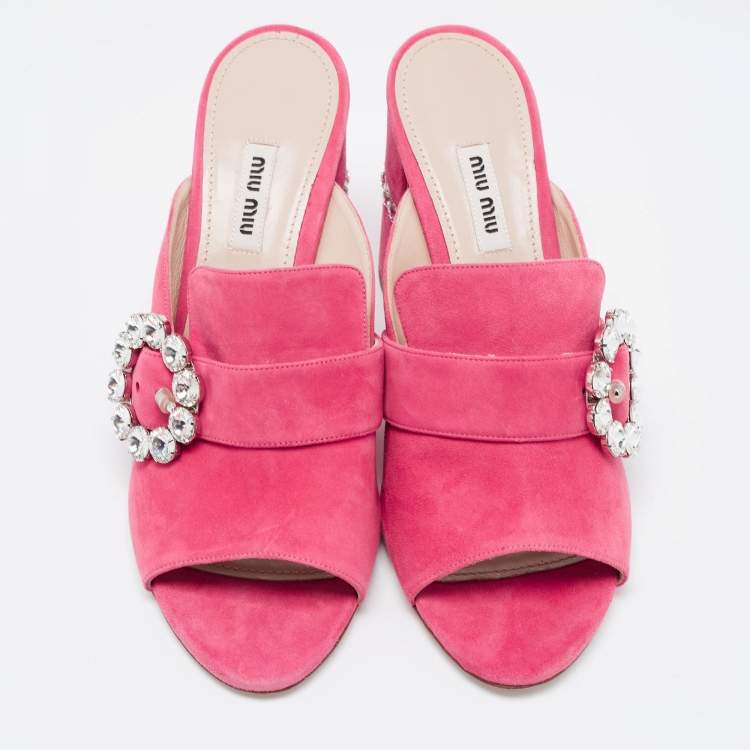 مملوكة مسبقًا Miu Miu Pink Suede Crystals Embellished Slide Sandals Size 37