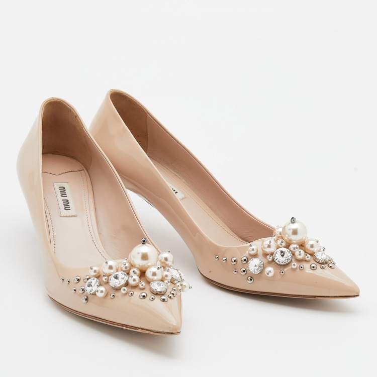Pre Owned Miu Miu Beige Patent Leather Crystal and Pearl Embellished Pumps Size 39