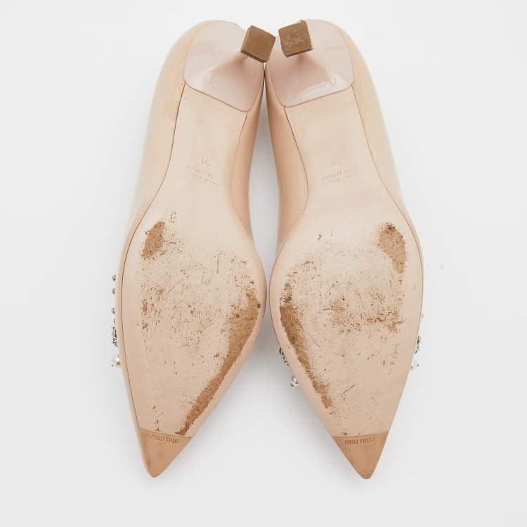 Pre Owned Miu Miu Beige Patent Leather Crystal and Pearl Embellished Pumps Size 39