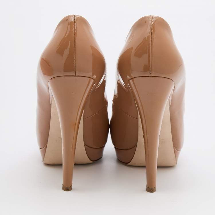 Pre Owned Miu Miu Beige Patent Leather Pointed Toe Pumps Size 39.5