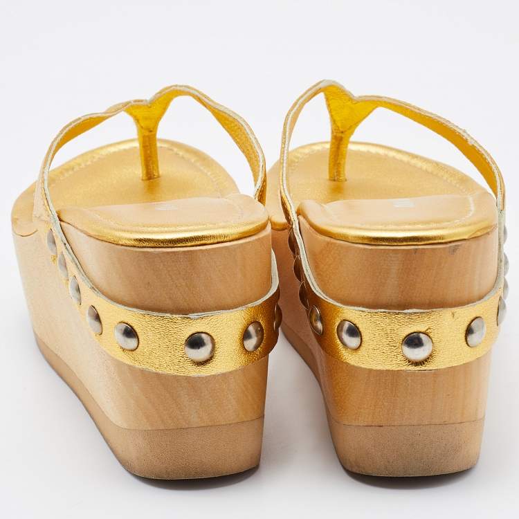 Pre Owned Miu Miu Gold Leather Platform Thong Flat Slides Size 37