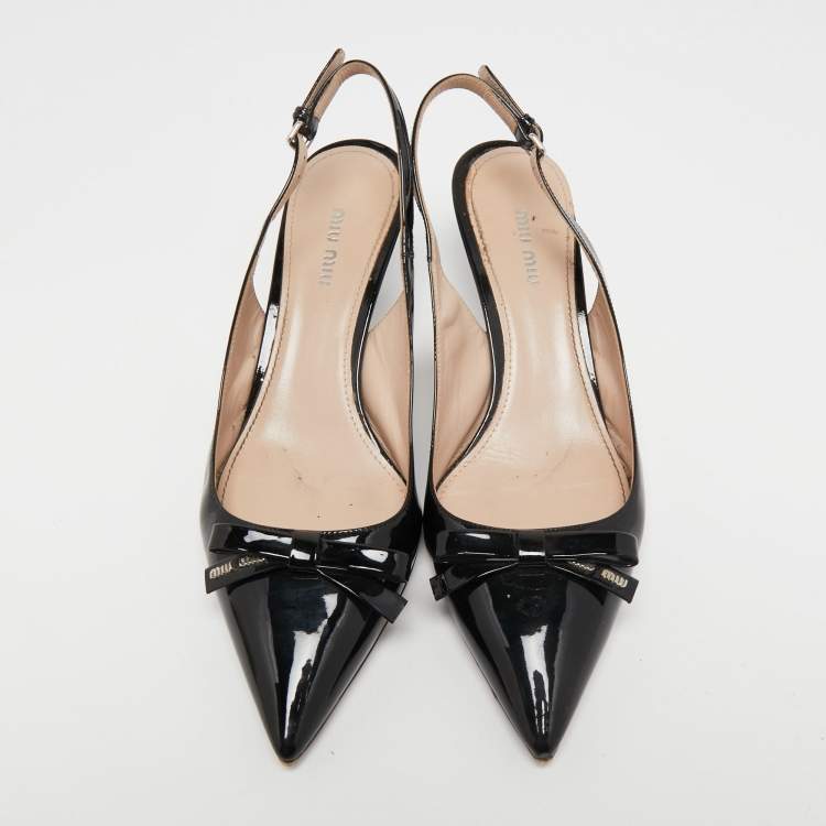 مملوكة مسبقًا Miu Miu Black Patent Leather Bow Pointed Toe Slingback Pumps Size 40 