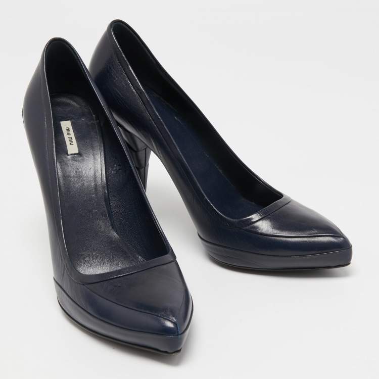 Pre Owned Miu Miu Navy Blue Leather Pointed Toe Pumps Size 40