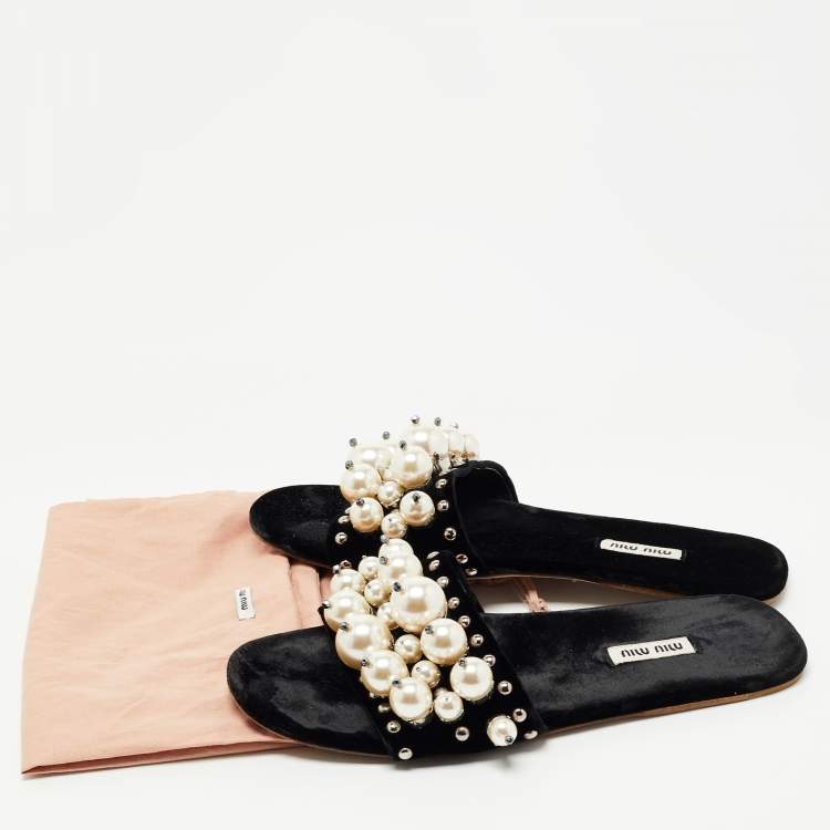 Pre Owned Miu Miu Black Velvet Faux Pearl Embellished Flat Slides Size 39