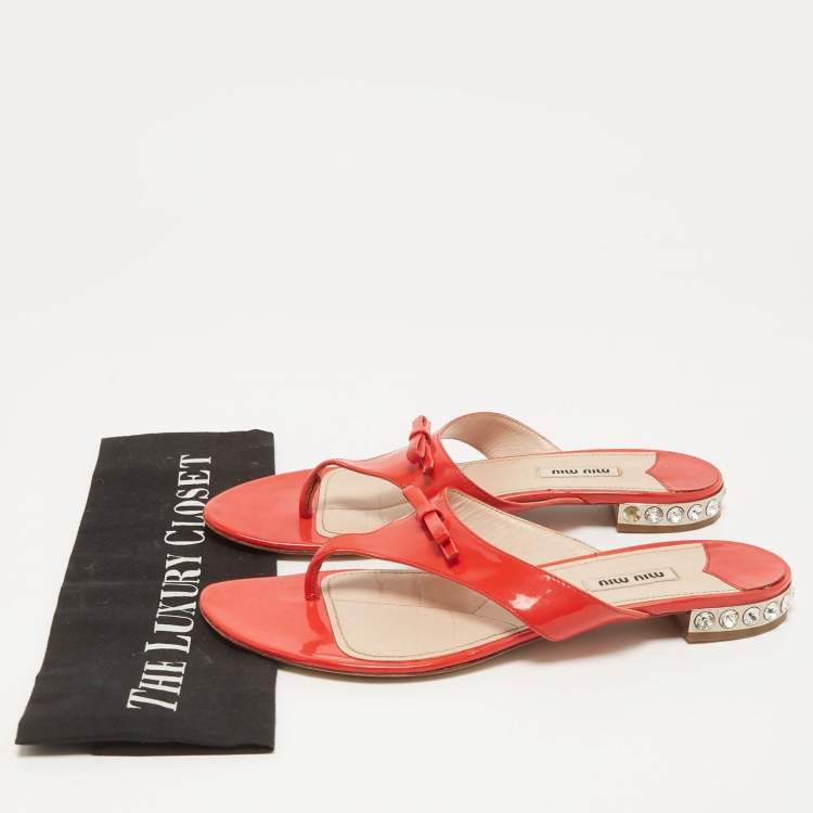 Pre Owned Miu Miu Red Patent Leather Bow Crystal Embellished Thong Flats Size 40
