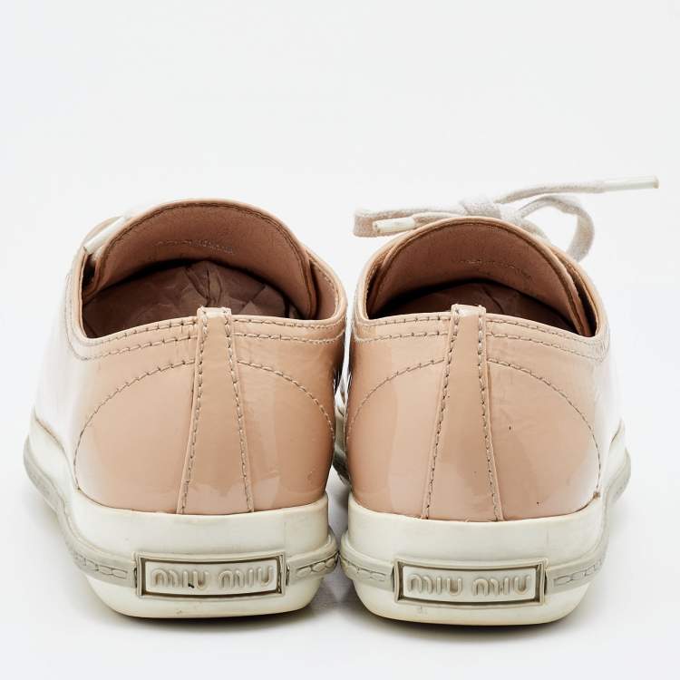 Pre Owned Miu Miu Beige Patent Leather Metal Cap Toe Low Top Sneakers Size 35