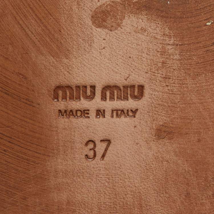 مملوكة مسبقًا Miu Miu Tan Leather Slingback Flat Sandals Size 37