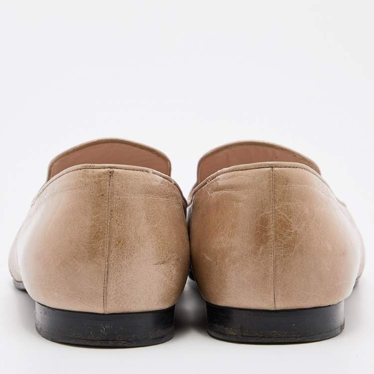 Pre Owned Miu Miu Beige/White Leather Pointed Toe Slip On Loafers Size 40.5