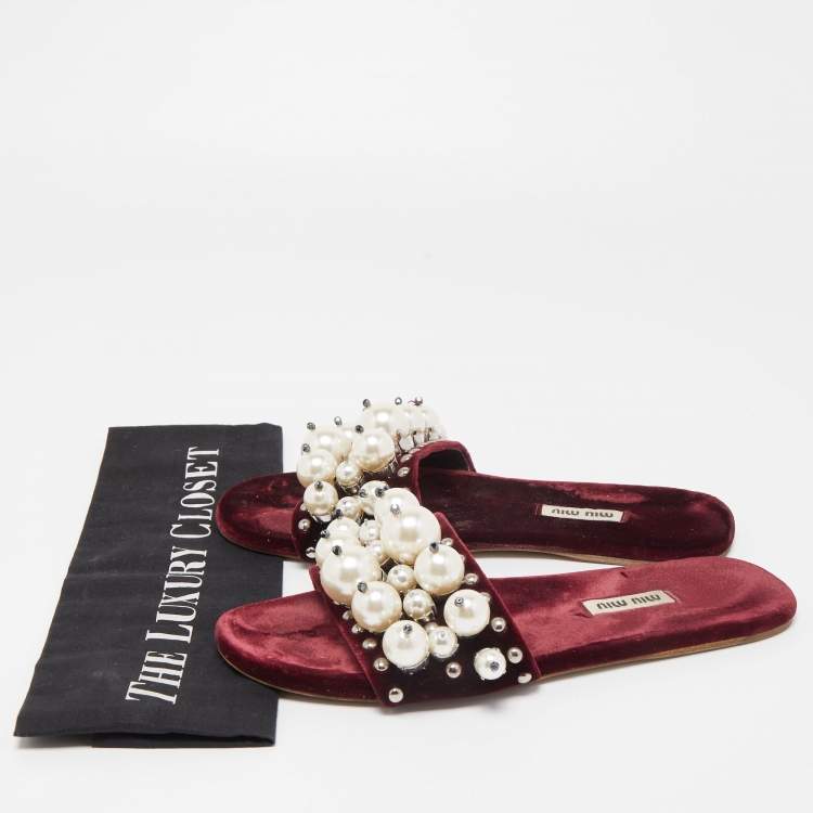 Pre Owned Miu Miu Burgundy Velvet Faux Pearl Embellished Flat Slides Size 37