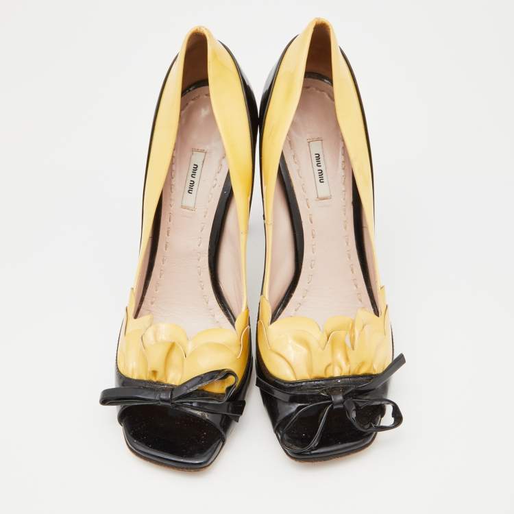 Pre Owned Miu Miu Black / Yellow Patent Leather Bow Detail Peep Toe Platform Pumps Size 37.5