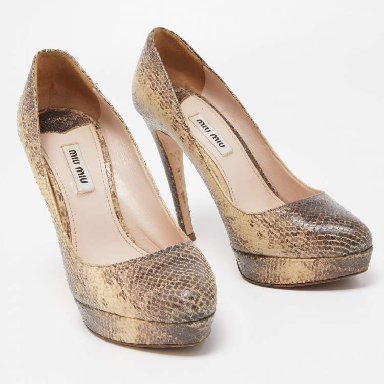 Pre Owned Miu Miu Cream/Brown Snakeskin Embossed Leather Platform Pumps Size 37