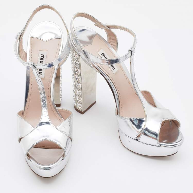 Pre Owned Miu Miu Metallic Silver Patent Leather Crystal Embellished Block Heel Sandals Size 38.5