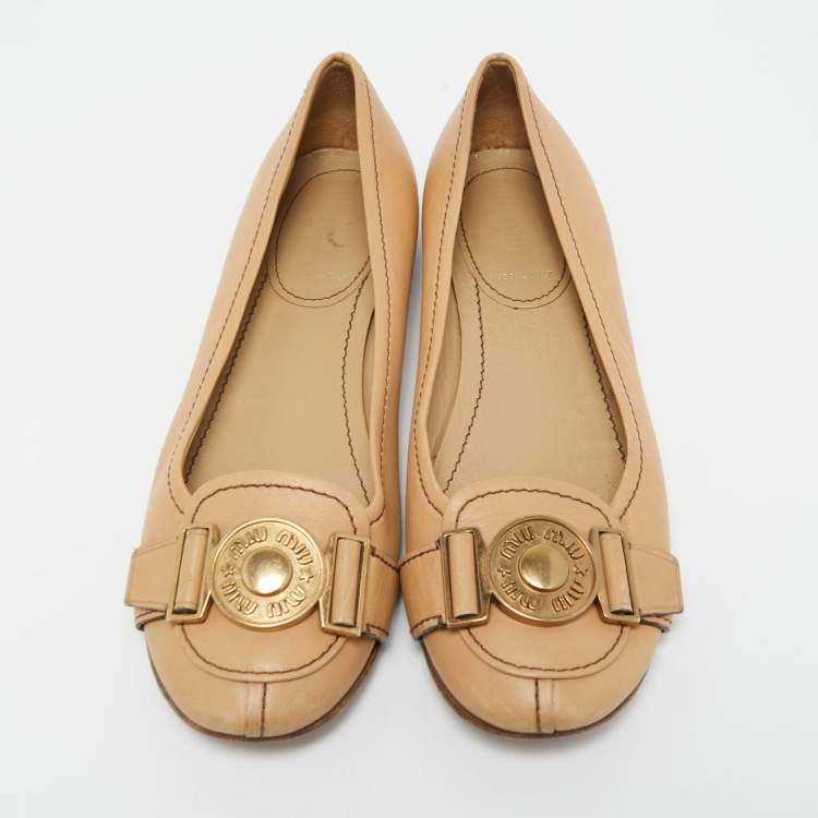 Pre Owned Miu Miu Beige Leather Logo Detail Ballet Flats Size 36