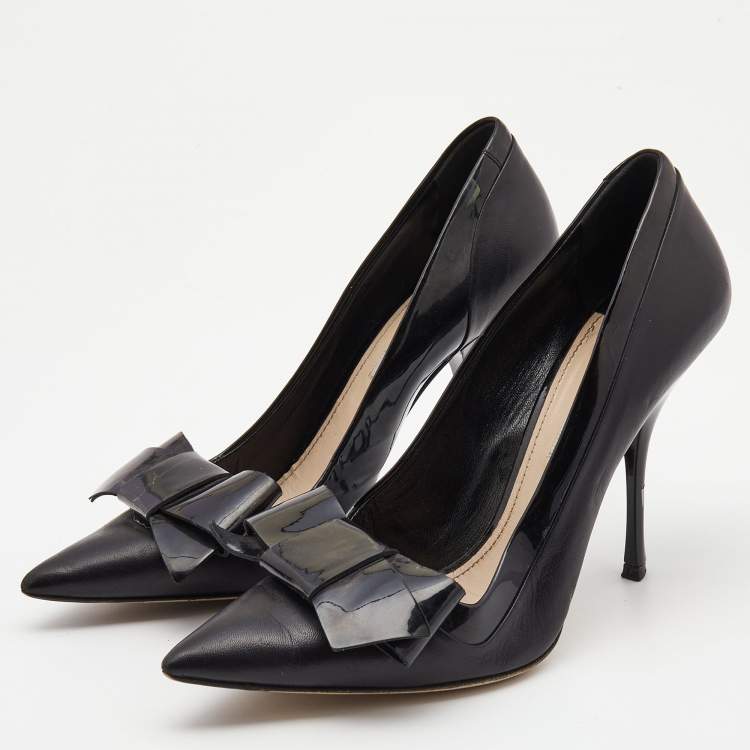 Pre Owned Miu Miu Black Patent and Leather Bow Pointed Toe Pumps Size 37
