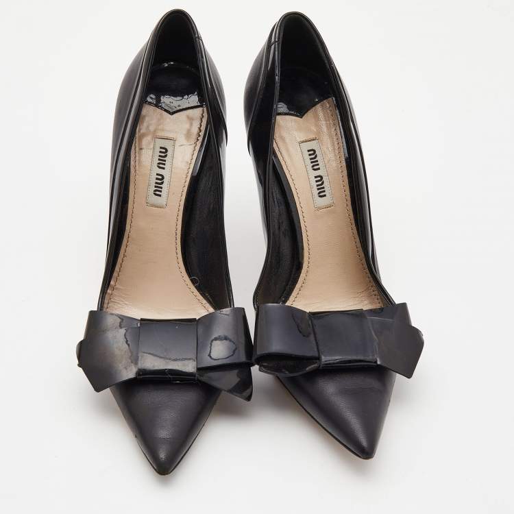 Pre Owned Miu Miu Black Patent and Leather Bow Pointed Toe Pumps Size 37