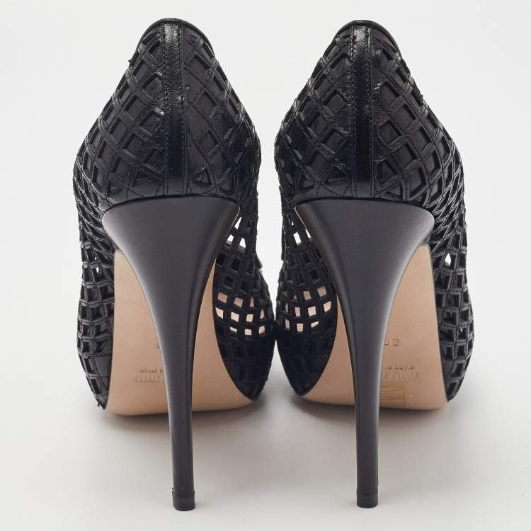 Pre Owned Miu Miu Black Laser Cut Leather Platform Pumps Size 39