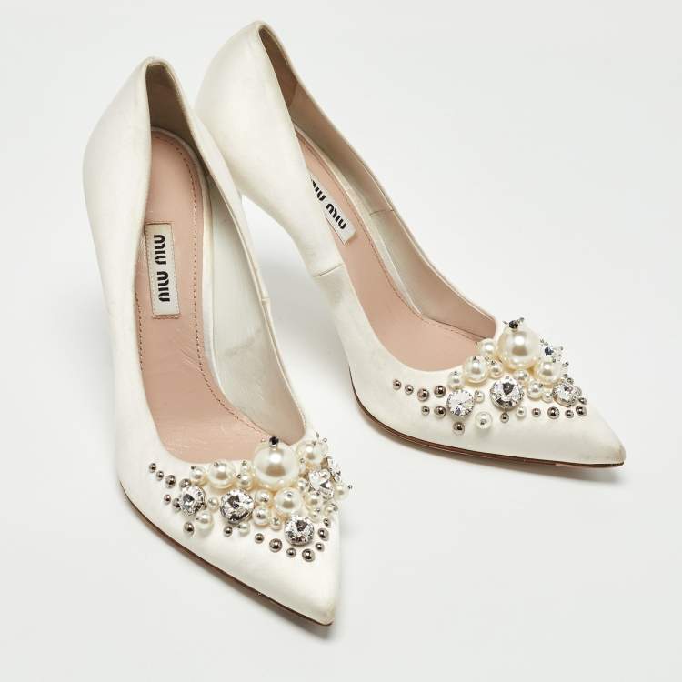 Pre Owned Miu Miu White Satin Embellished Pumps Size 37