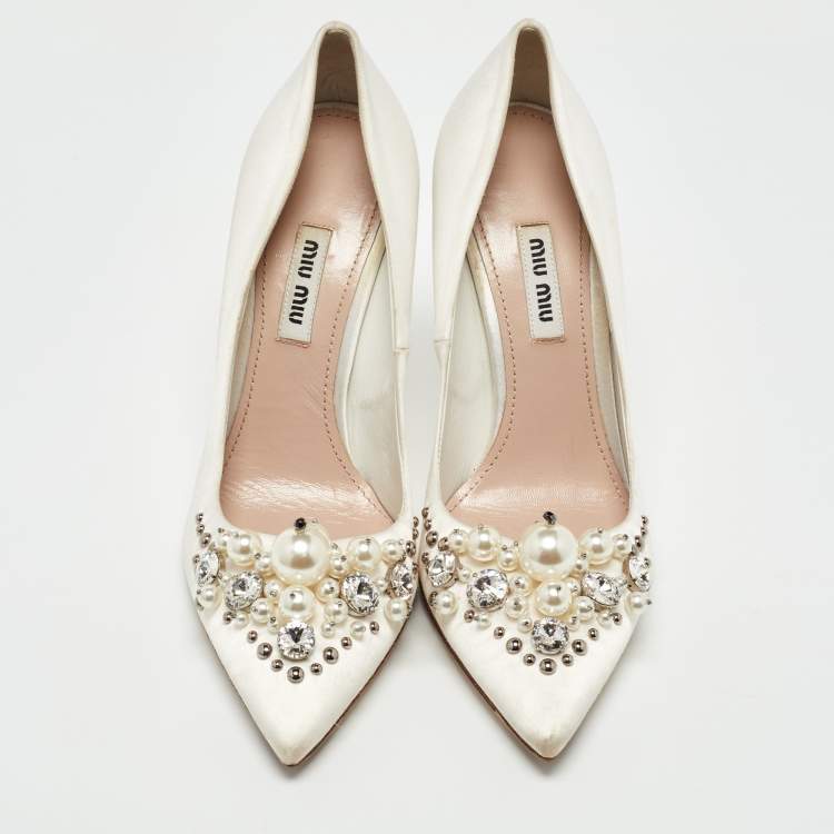 Pre Owned Miu Miu White Satin Embellished Pumps Size 37