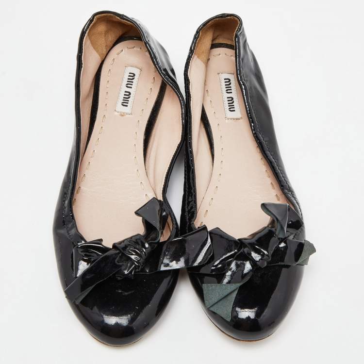 Pre Owned Miu Miu Black Patent Leather Crystal Embellished Bow Ballet Flats Size 37.5