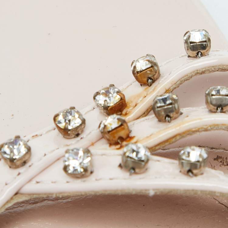 مملوكة مسبقًا Miu Miu Pink Patent Leather Strappy Crystal Embellished Flat Sandals Size 38