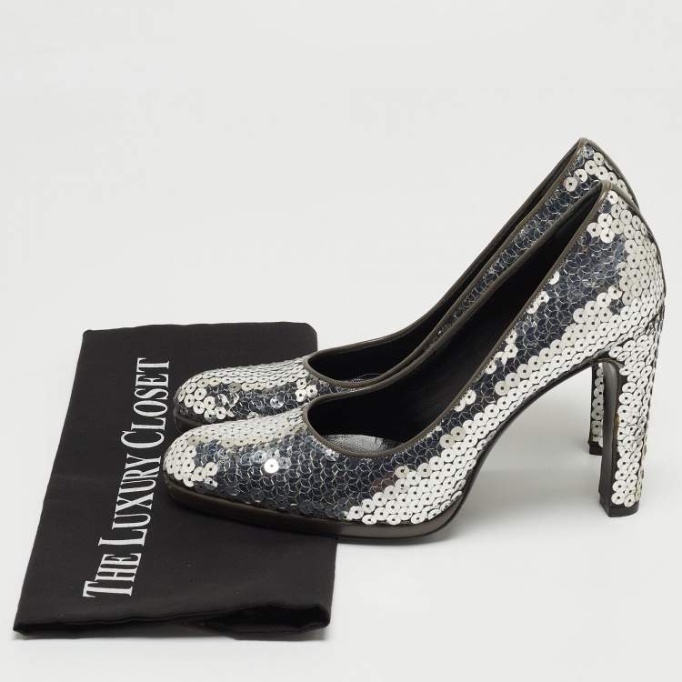 Pre Owned Miu Miu Silver Sequin Round Toe Pumps Size 37