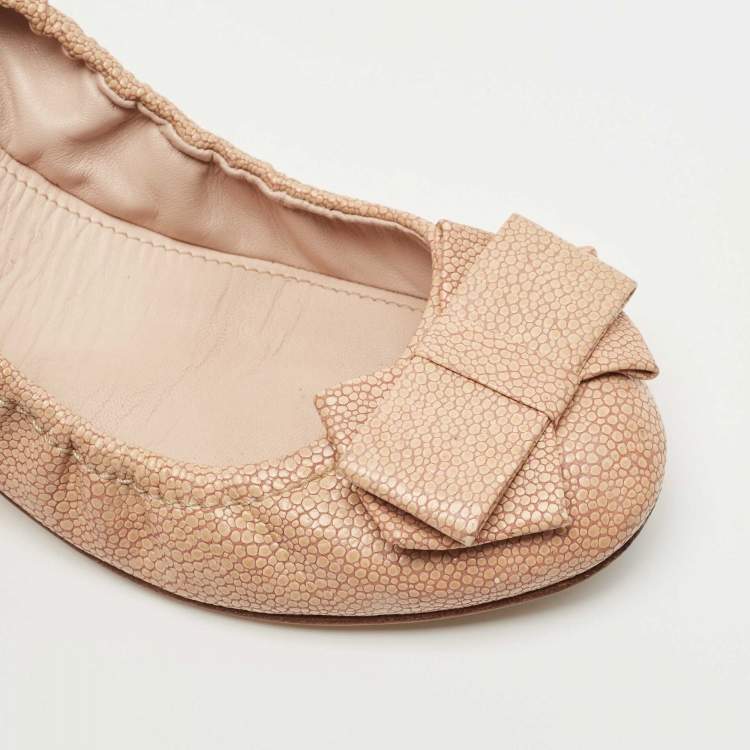 Pre Owned Miu Miu Beige Texture Leather Scrunch Bow Ballet Flats Size 39.5