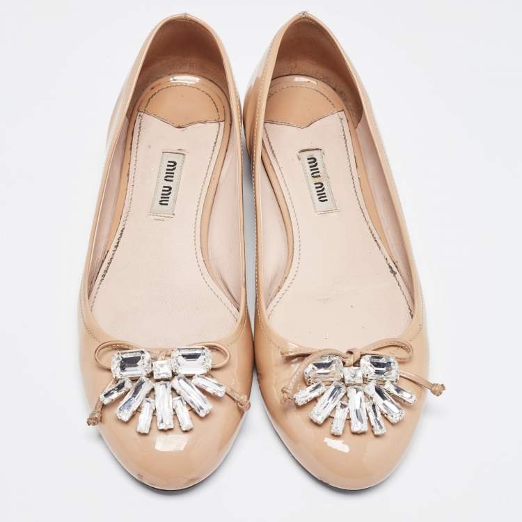 Pre Owned Miu Miu Beige Patent Leather Crystal Embellished Ballet Flats Size 38