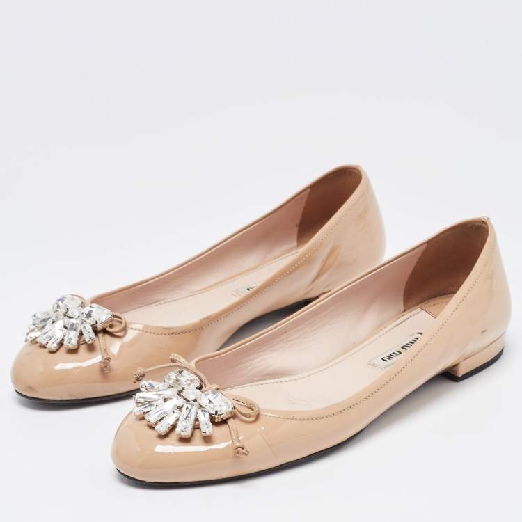 Pre Owned Miu Miu Beige Patent Leather Crystal Embellished Ballet Flats Size 38