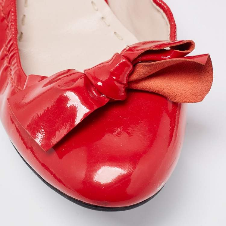 Pre Owned Miu Miu Red Patent Leather Crystal Embellished Bow Scrunch Ballet Flats Size 38