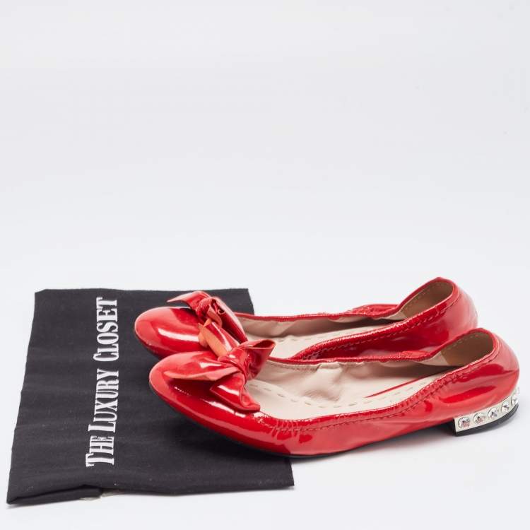Pre Owned Miu Miu Red Patent Leather Crystal Embellished Bow Scrunch Ballet Flats Size 38