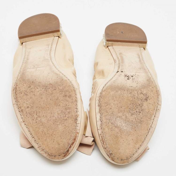 Pre Owned Miu Miu Beige/Gold Patent Leather Bow Detail Crystal Embellished Heel Scrunch Ballet Flats Size 36.5