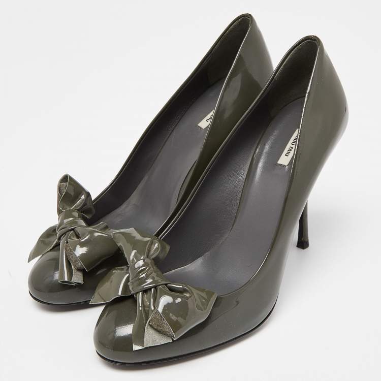 Pre Owned Miu Miu Green Patent Leather Bow Pumps Size 37