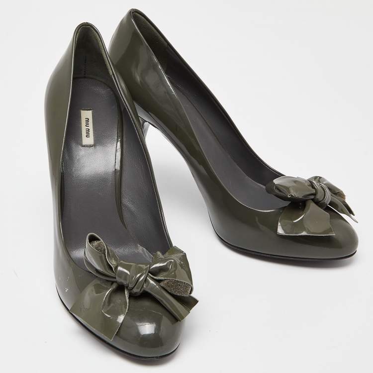 Pre Owned Miu Miu Green Patent Leather Bow Pumps Size 37