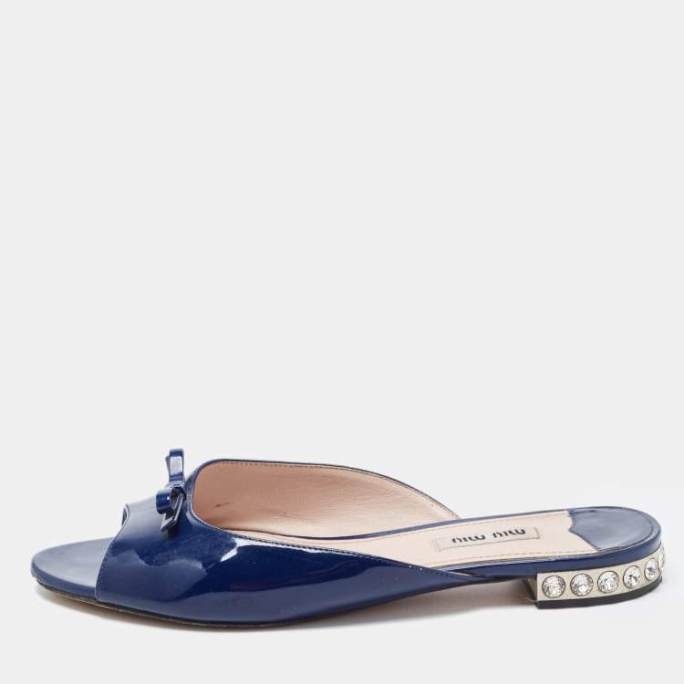 Pre Owned Miu Miu Navy Blue Patent Leather Bow Detail Jeweled Heel Flat Slides Size 39