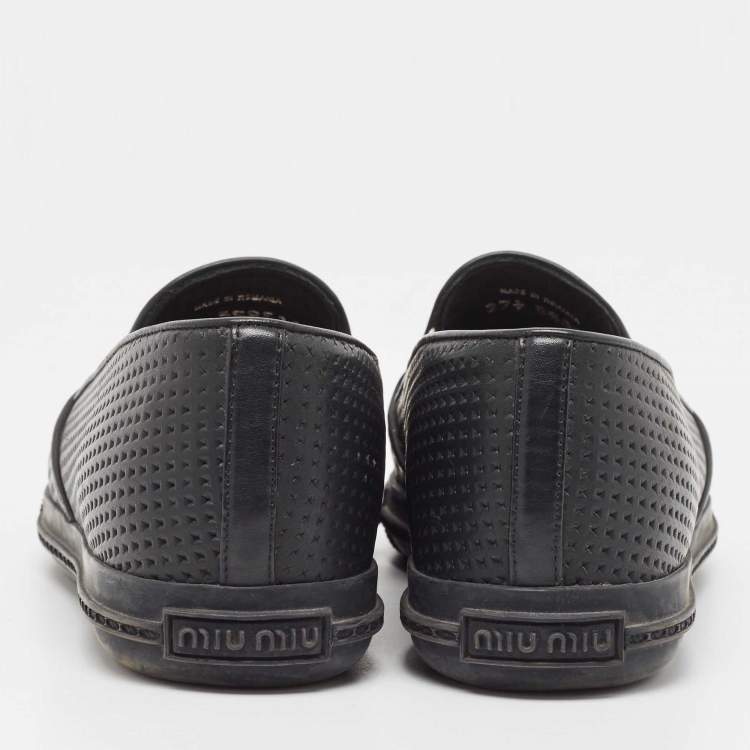 Pre Owned Miu Miu Black Leather Metal Cap Toe Logo Flats Size 37.5