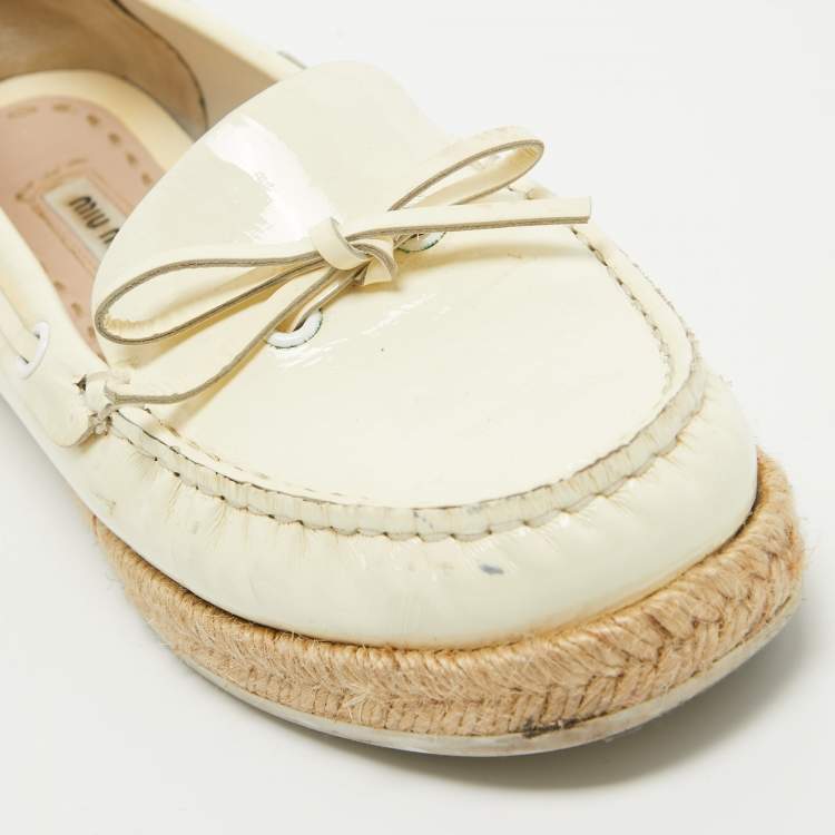 Pre Owned Miu Miu Cream Patent Leather Bow Espadrille Loafers Size 35.5