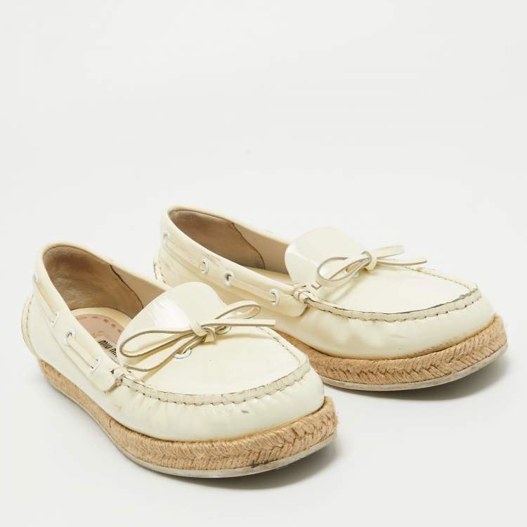 Pre Owned Miu Miu Cream Patent Leather Bow Espadrille Loafers Size 35.5