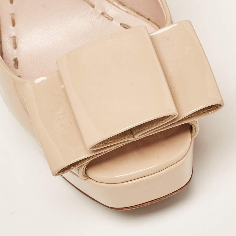 Pre Owned Miu Miu Beige Patent Leather Bow Platform Open Toe Mary Jane Pumps Size 36