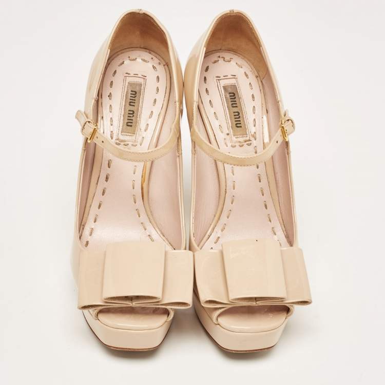Pre Owned Miu Miu Beige Patent Leather Bow Platform Open Toe Mary Jane Pumps Size 36