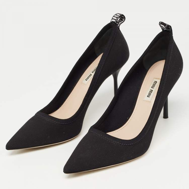 مملوكة مسبقًا Miu Miu Black Neoprene Pointed Toe Pumps Size 38