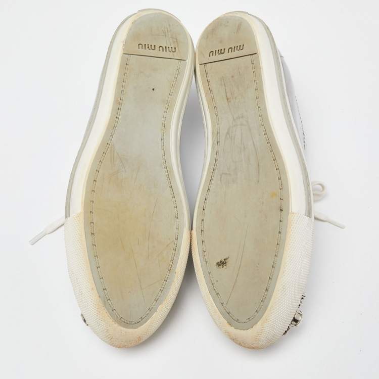 Pre Owned Miu Miu Silver Patent Leather Crystal Embellished Cap-Toe Low-Top Sneakers Size 38.5
