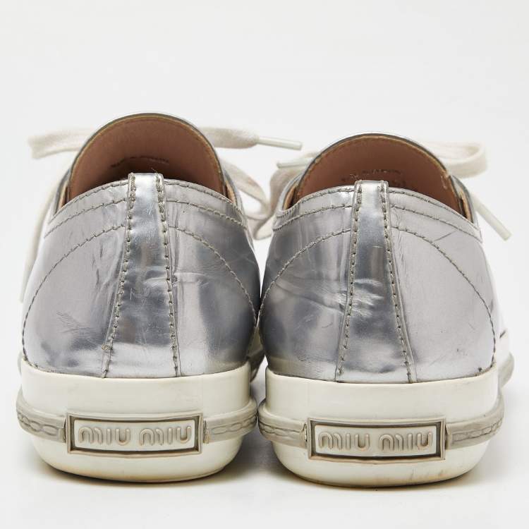 Pre Owned Miu Miu Silver Patent Leather Crystal Embellished Cap-Toe Low-Top Sneakers Size 38.5