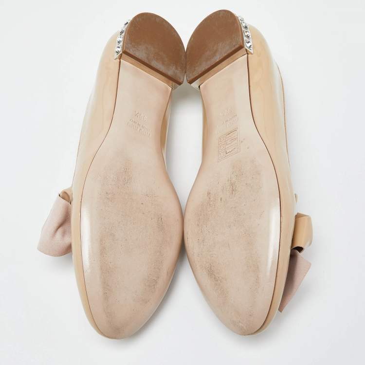 Pre Owned Miu Miu Beige Patent Leather Bow Detail Crystal Embellished Heel Ballet Flats Size 38.5