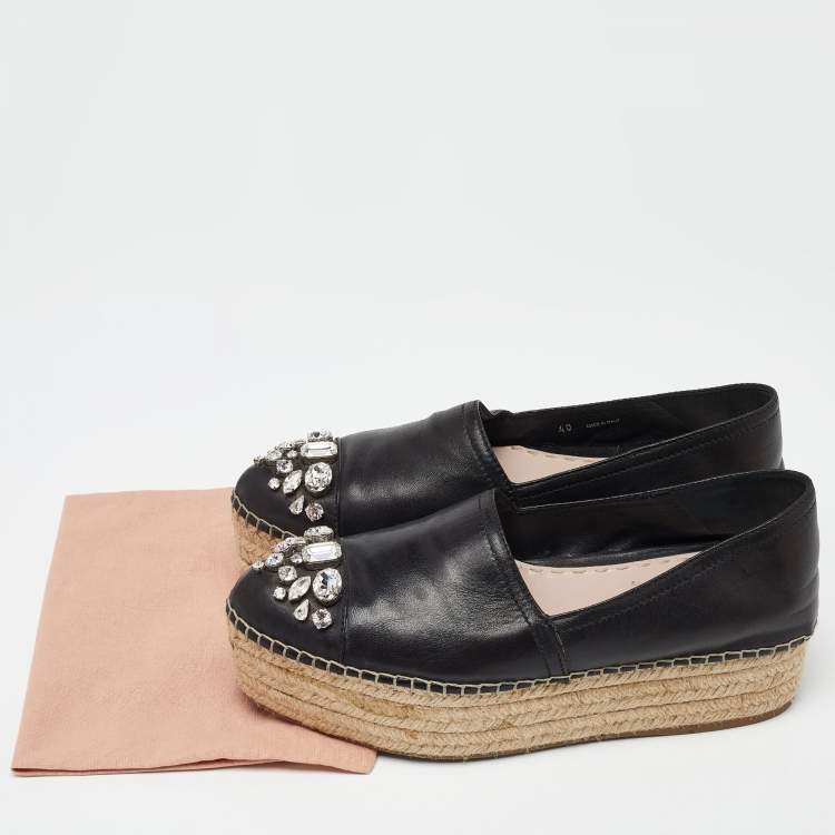 مملوكة مسبقًا Miu Miu Black Leather Crystal Embelished Platform Espadrilles Flats Size 40