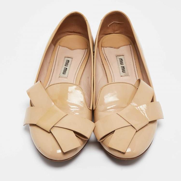 Pre Owned Miu Miu Beige Patent Leather Bow Detail Crystal Embellished Heel Ballet Flats Size 39