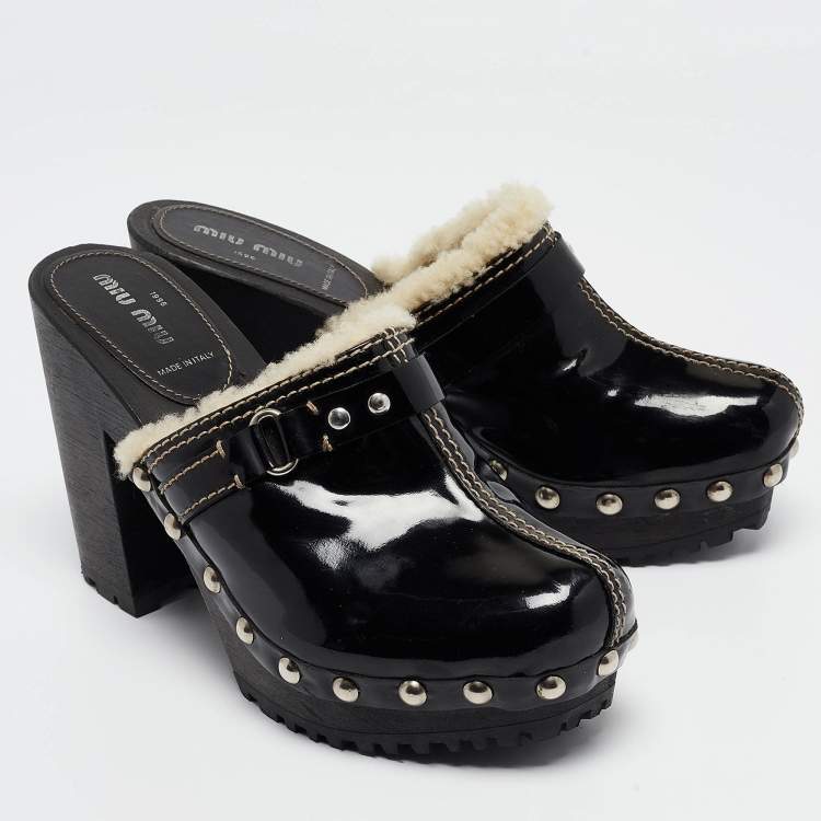 مملوكة مسبقًا Miu Miu Black Patent Leather Wooden Platform Mules Size 38.5