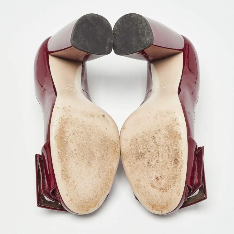 مملوكة مسبقًا Miu Miu Burgundy Patent Leather Buckle Detail Block Heel Pumps Size 36