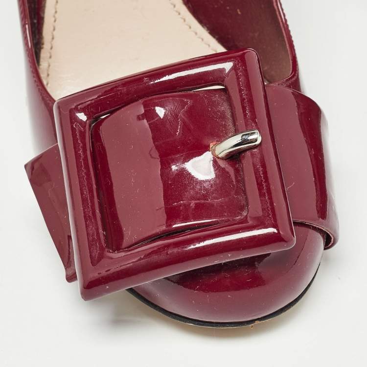 مملوكة مسبقًا Miu Miu Burgundy Patent Leather Buckle Detail Block Heel Pumps Size 36