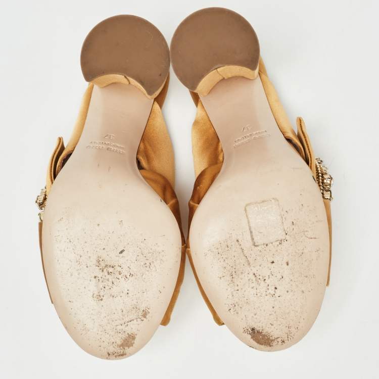 Pre Owned Miu Miu Brown Satin Crystal and Faux Pearl Embellished Brooch Peep Toe Slide Sandals Size 37